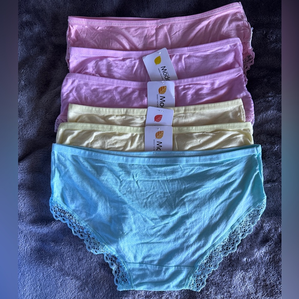 6 pairs of ultra soft bamboo cotton panties. Soft pastel colours